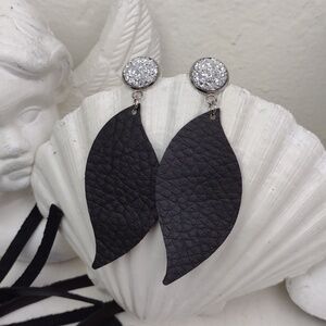 Silver Blingy Paved Chrystal Stud & Black Leather Like Leaf Drop Earrings